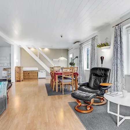 Beautiful In Sllested With Wifi And 1 Bedrooms 2 *